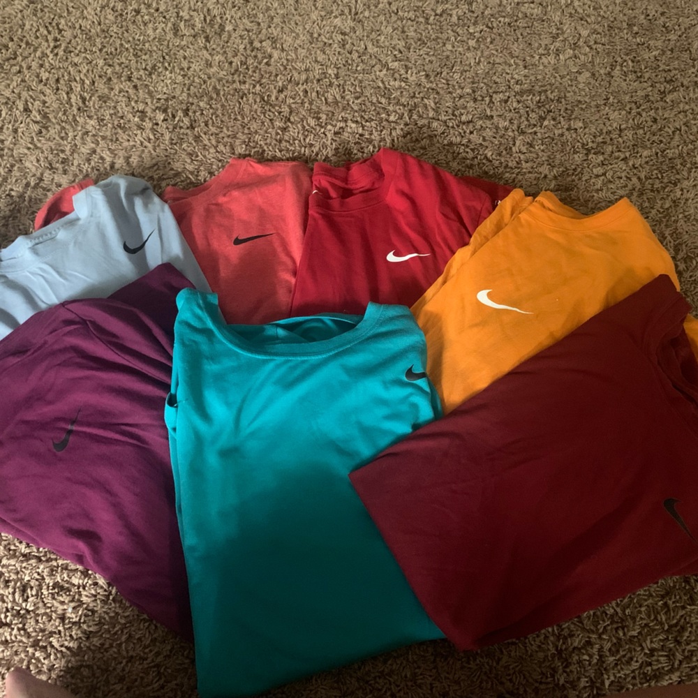 7 X-LARGE MENS NIKE SHIRTS